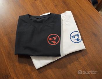 T-shirt bianche e nere