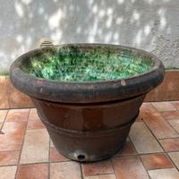 Vecchia fontana e vecchio vaso