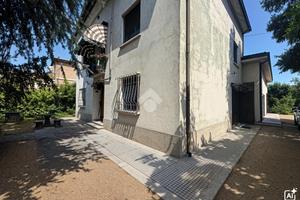 CASA INDIPENDENTE A CORREGGIO