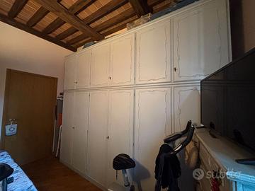 armadio artigianale laccato grigio stagionale