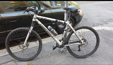 F 600 Cannondale mountain bike.