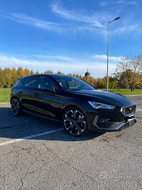Cupra Leon VZ 245CV Plug-In Hybrid – Nero Midnight
