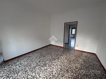 2 LOCALI A RONCADELLE