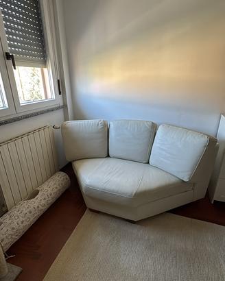 Divano ad angolo in pelle