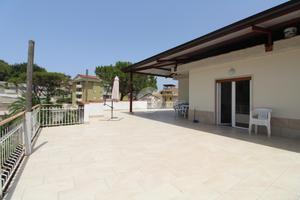3 LOCALI A AGROPOLI