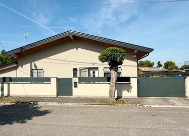 Lussuosa casa accostata del 2020