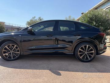 AUDI Q4 SPORTBACK 50 e-tron QUATTRO S-LINE FULL