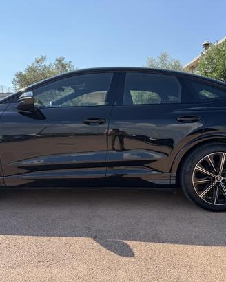 AUDI Q4 SPORTBACK 50 e-tron QUATTRO S-LINE FULL