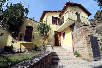 CASA SEMINDIPENDENTE A POGGIO MIRTETO