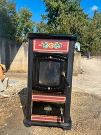 Stufa a legna Sideros in ghis vintage decorata