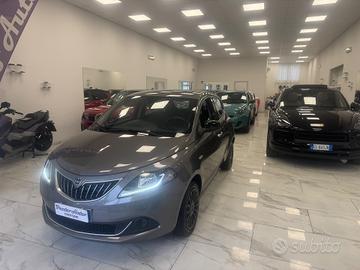 Lancia Ypsilon 1.0 FireFly 5 porte S&S Hybrid Silv