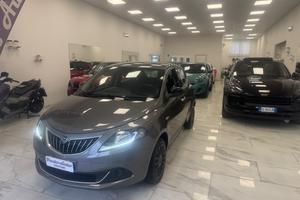Lancia Ypsilon 1.0 FireFly 5 porte S&S Hybrid Silv
