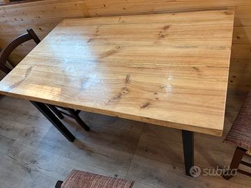 Tavolo legno con struttura in ferro