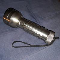 Torcia ultravioletti nuova e lampada snodata