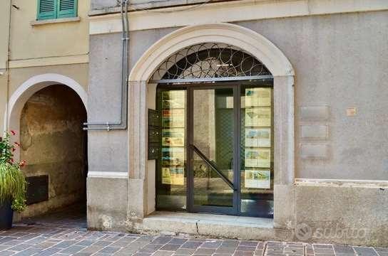 Sesto Calende - Ufficio in centro storico