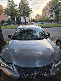 Autovettura LEXUS  Ibrida