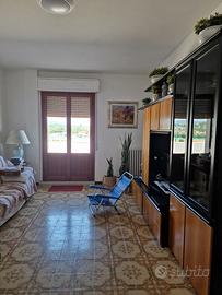 Prestigiosa palazzina cielo-terra con ampie terraz