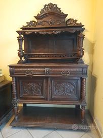 Elegante credenza antica in legno massello