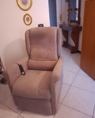 POLTRONA RECLINABILE