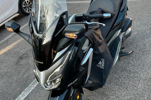 Moto Scooter Honda Forza 300 abs deluxe vers. 2018