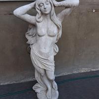 statua di donna