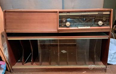 MOBILE RADIO E GIRADISCHI VINTAGE PHILIPS