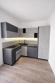 CUCINA MODERNA COMPLETA DI ELETTRODOMESTICI