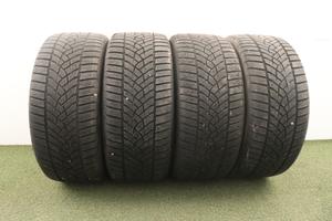 Gomme Goodyaer Ultragrip 225 40 18 inverno