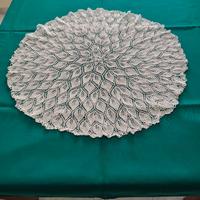 centrotavola fatto a mano ai ferri