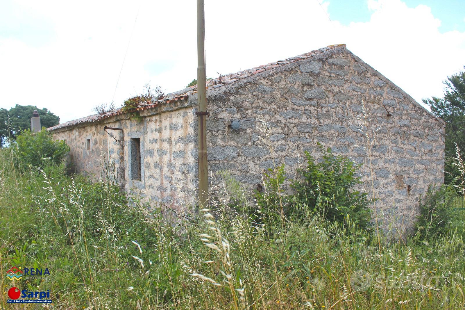Interessante stazzo con ampio terreno - Luogosanto - Vista 2