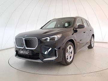 BMW iX1 edrive 20 X-Line