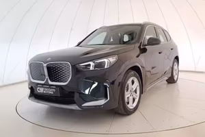 BMW iX1 edrive 20 X-Line
