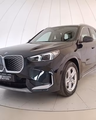 BMW iX1 edrive 20 X-Line
