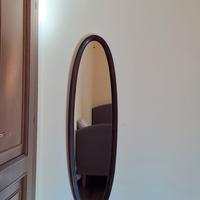 specchio in legno ovale