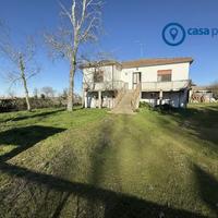 Casa singola con giardino e garage