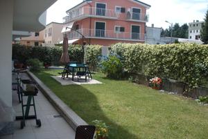 Appartamento arredato con grande giardino