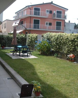Appartamento arredato con grande giardino