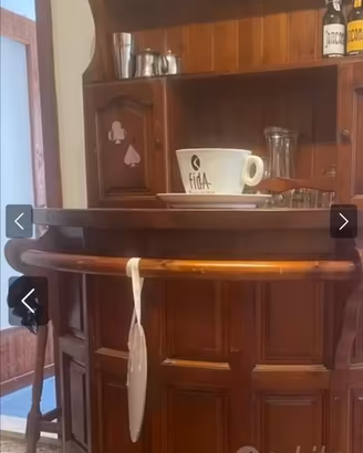 bar bancone, credenza, 2 sgabelli