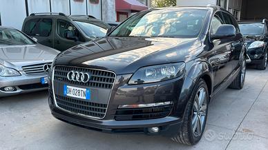 Audi Q7 3.0 V6 TDI 233CV quattro tiptronic