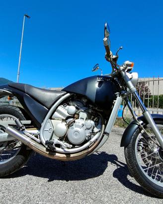 Aprilia motò 65