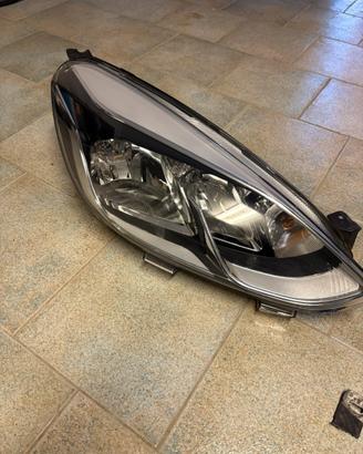 Fanale destro ford fiesta mk8 2018/2019