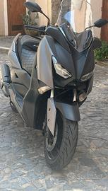 XMAX 300