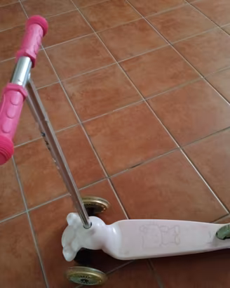 monopattino hello kitty 
