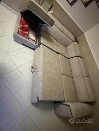 Divano ad angolo camosciato