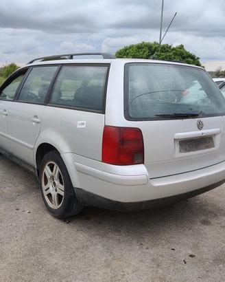 VW PASSAT VARIANT 3B5 1.9 TDI 115CV - Ricambi