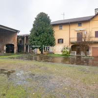 Affascinante Cascina da Ristrutturare a Brignano