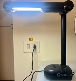 Lampada da scrivania con doppio tubo al neon €8