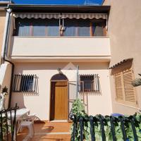 2 LOCALI A MONTECORICE