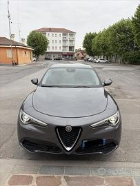 Stelvio benzina 280cv