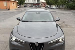 Stelvio benzina 280cv
